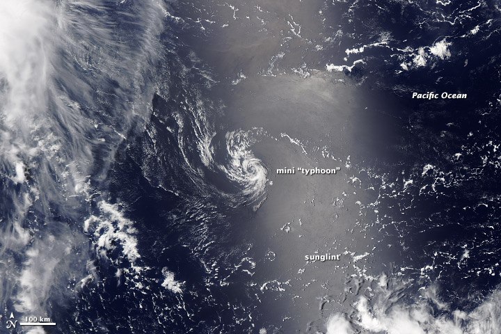 снимок мини-тайфуна камерой MODIS от NASA