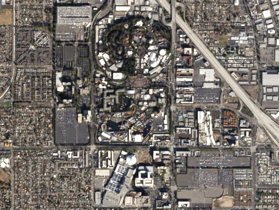 спутниковая съемка территории парковки Диснейленда в Калифирнии от компании Planet