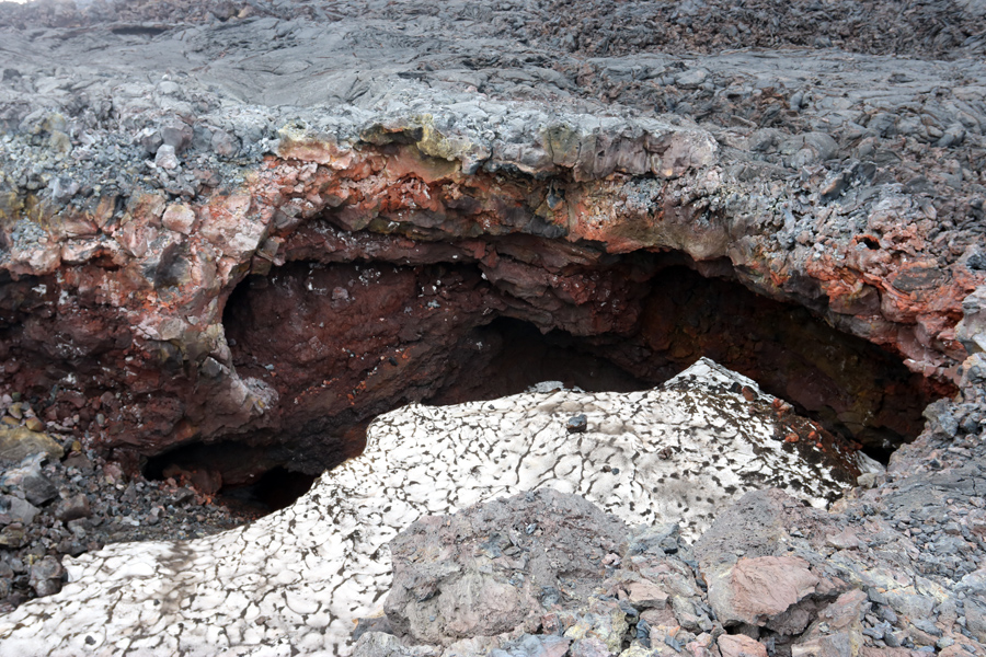 лавовая пещера вблизи вулкана Толбачик, Качатка