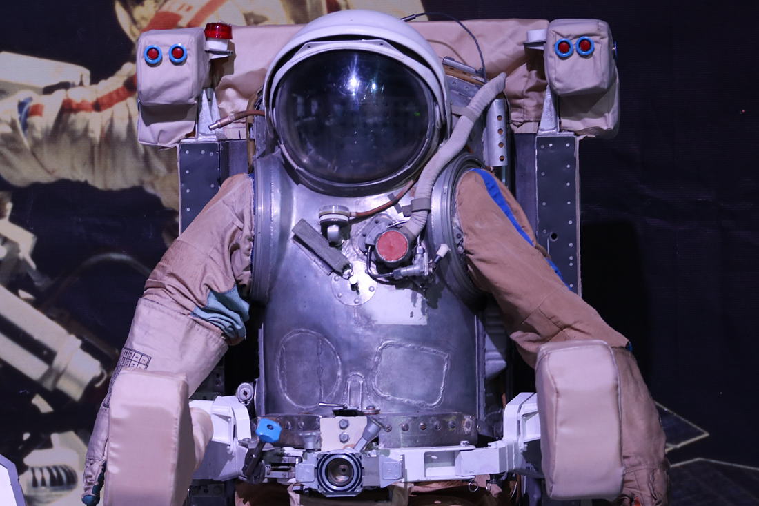 летающее кресло космонавта на выставке PROКосмос