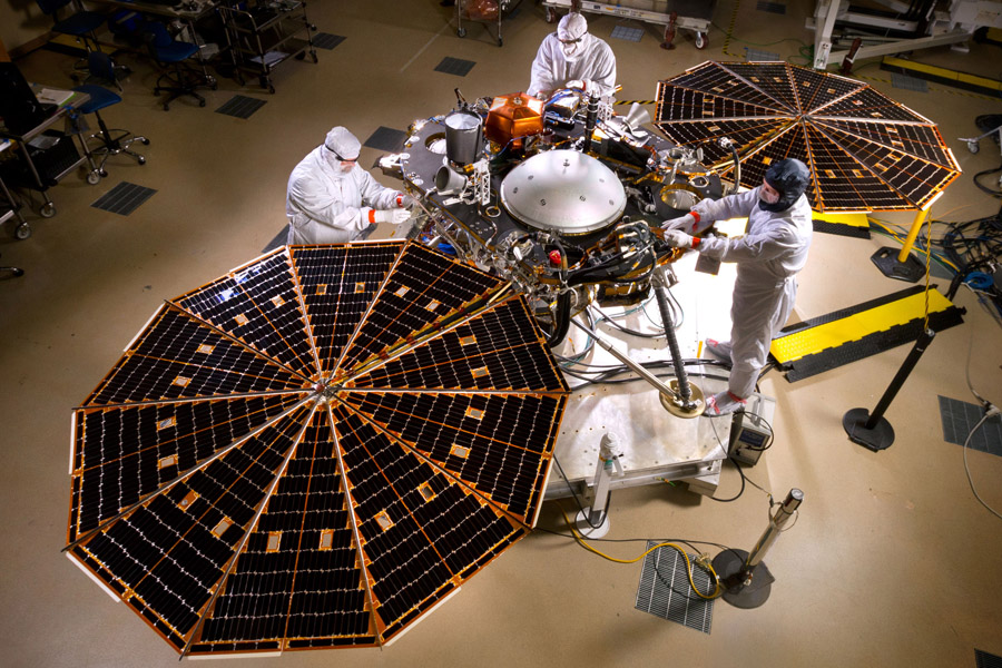марсианский посадочный аппарат InSight