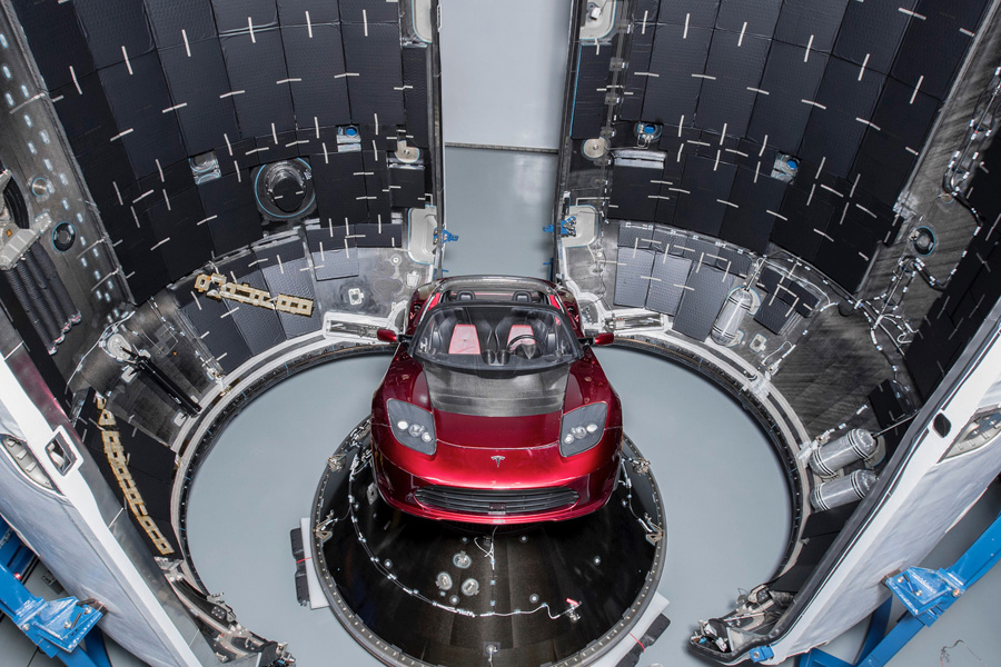 Tesla Roadster перед запуском на Falcon Heavy