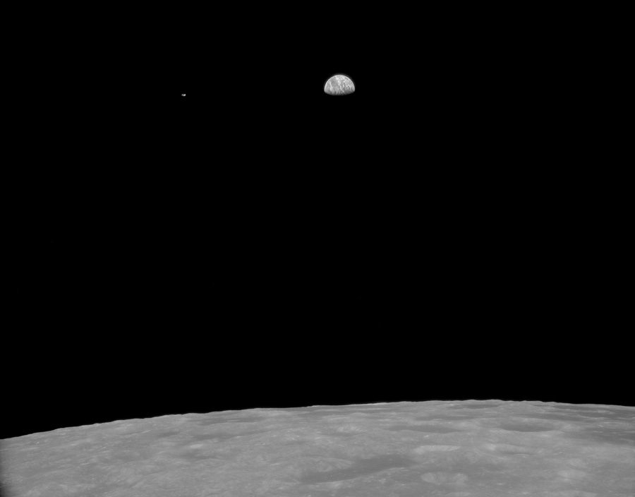 фото астронавтов Apollo 11 восхода Земли с орбиты Луны