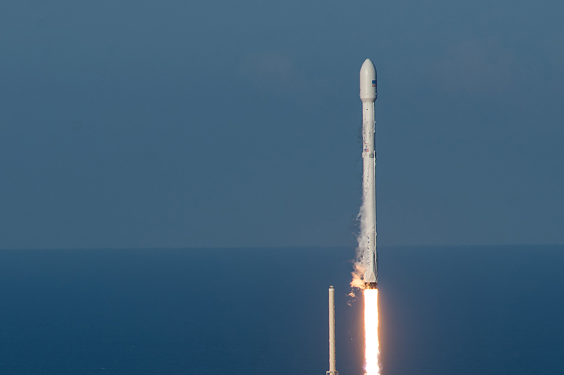 запуск Falcon 9 со спутником SES-10