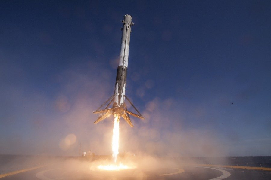 Посадка ступени Falcon 9 на баржу 